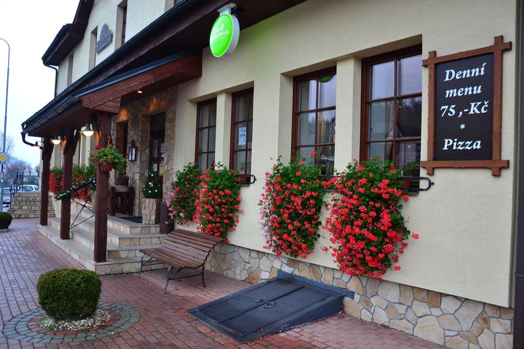 Penzion a restaurace Staré Časy Horní Bečva Exterior foto